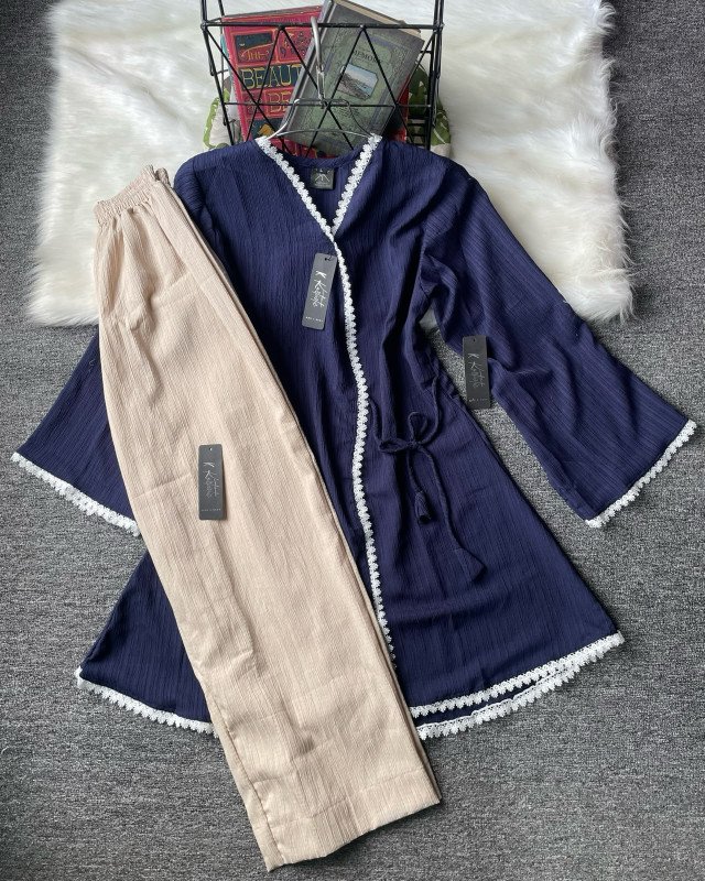 ( midnight navy ) Loose sleeves premium lace detailing tops with pant