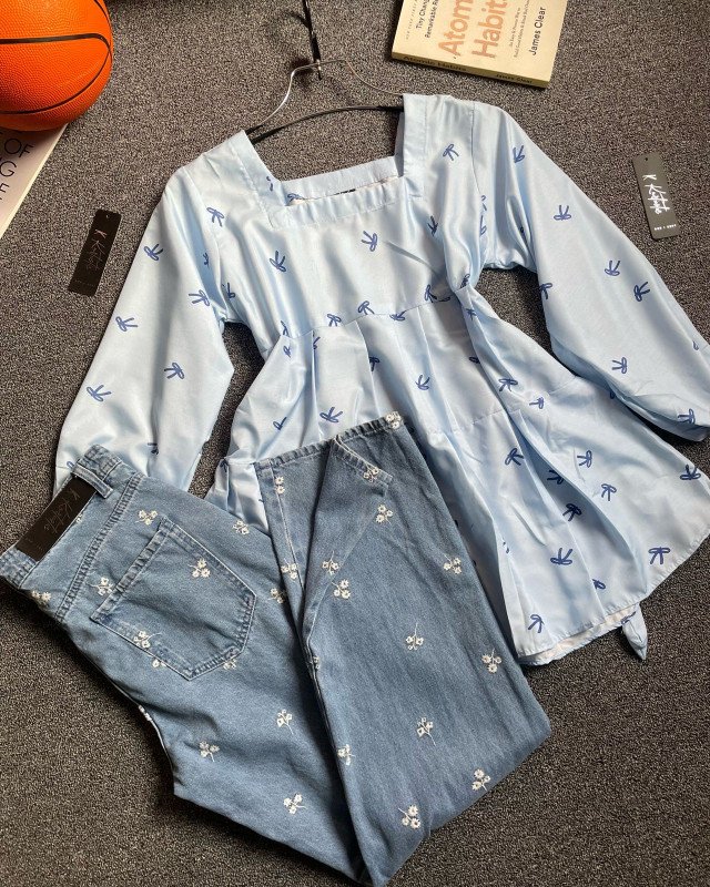 short tops with white floral embroidery jeans