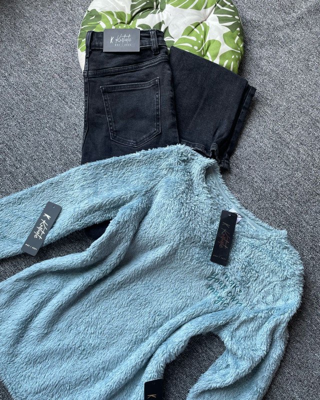 winter sweatshirt w/jeans Mint Blue / Soft Ice Blue.