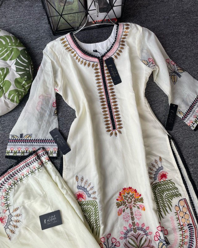 kurtiistic Emboidery co-ords - RONGON - off white